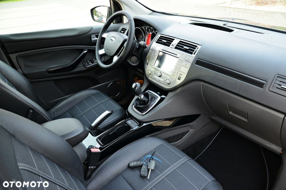 Ford Kuga 2.0 TDCi 2x4 Titanium - 37