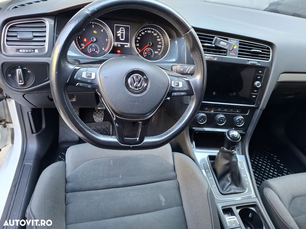 Volkswagen Golf 1.6 TDI Comfortline - 5