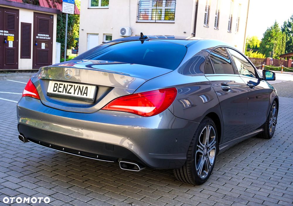 Mercedes-Benz CLA 200 7G-DCT UrbanStyle Edition - 3