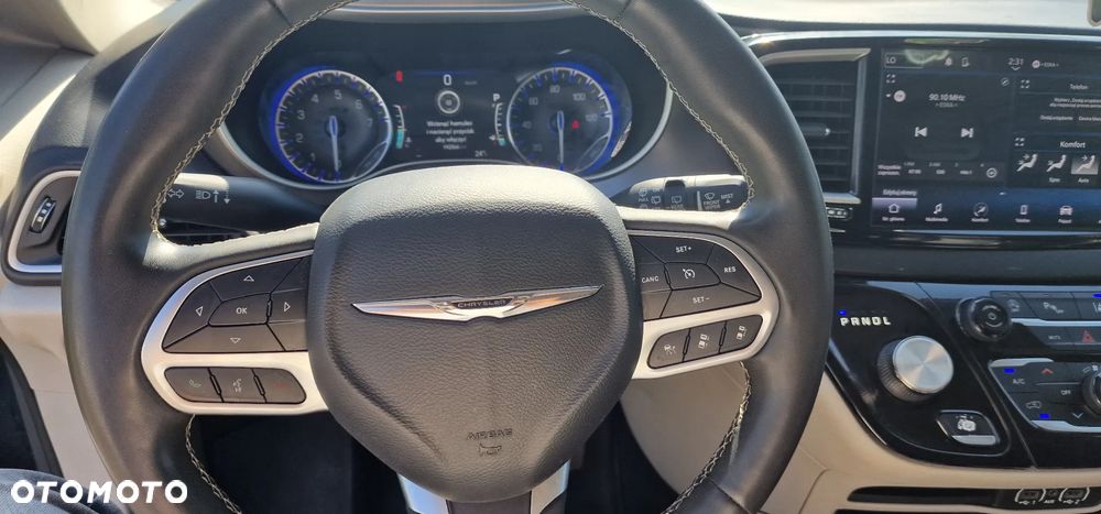 Chrysler Pacifica - 25