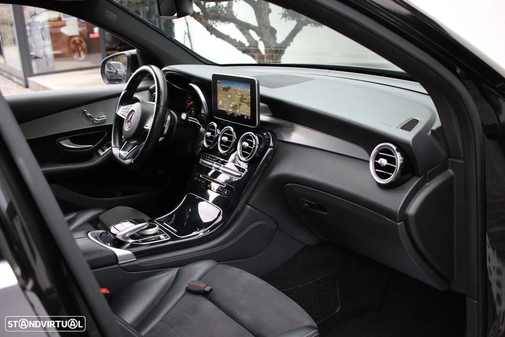 Mercedes-Benz GLC 220 d 4Matic 9G-TRONIC AMG Line - 29