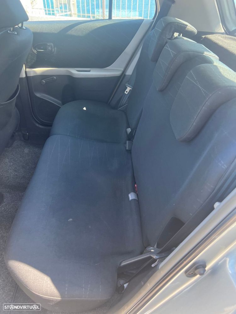 Toyota Yaris 1.4 D-4D AC - 9