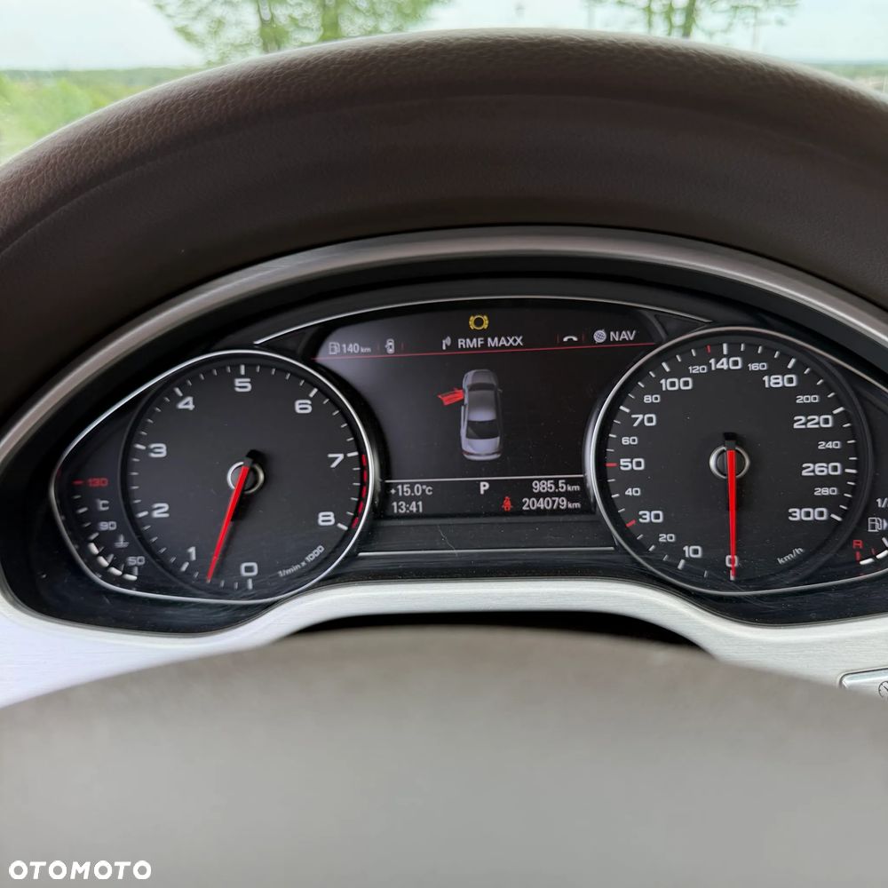 Audi A8 - 12