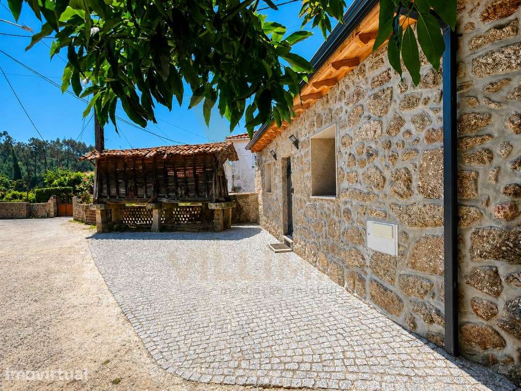 Moradia T2 em Pedra com Jacuzzi | Lavradas - Ponte da Barca - Grande imagem: 2/16