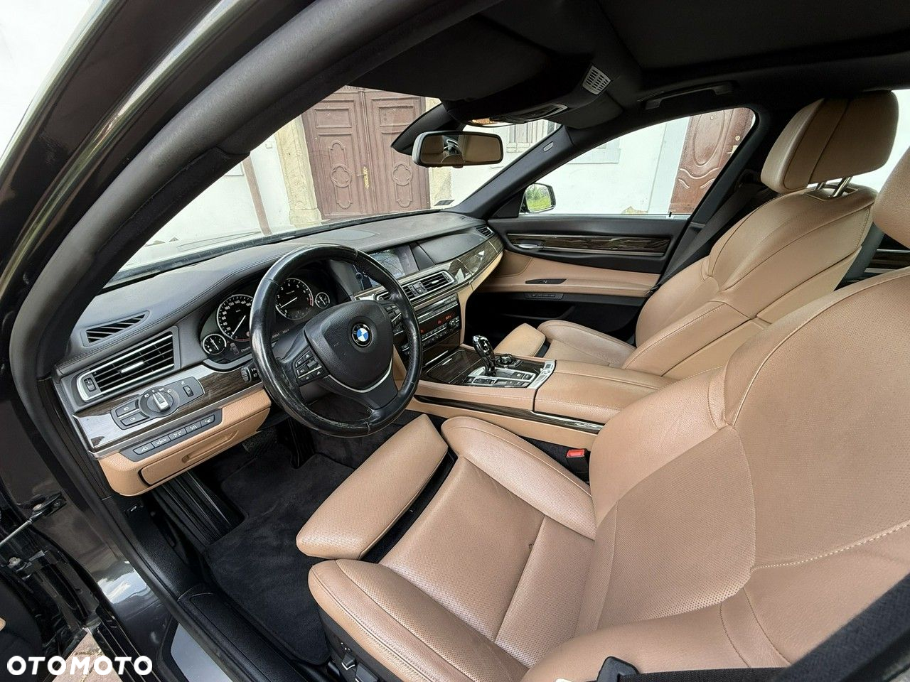 BMW Seria 7 750i - 14