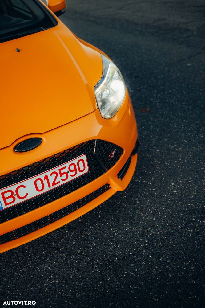 FORD Focus 2013 — imagine 4