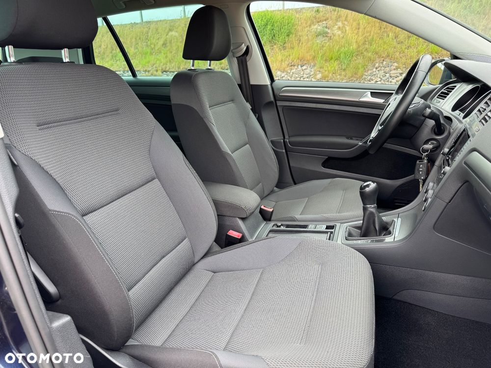 Volkswagen Golf 1.2 TSI BMT Comfortline - 29