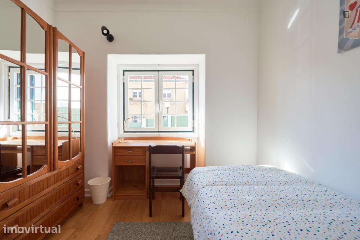 Quarto - localizado em Ajuda Lisbon - Grande imagem: 3/21