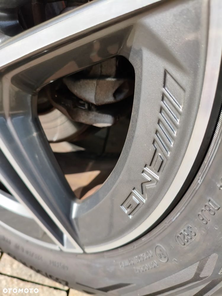 Mercedes-Benz GLA 200 AMG Line - 9