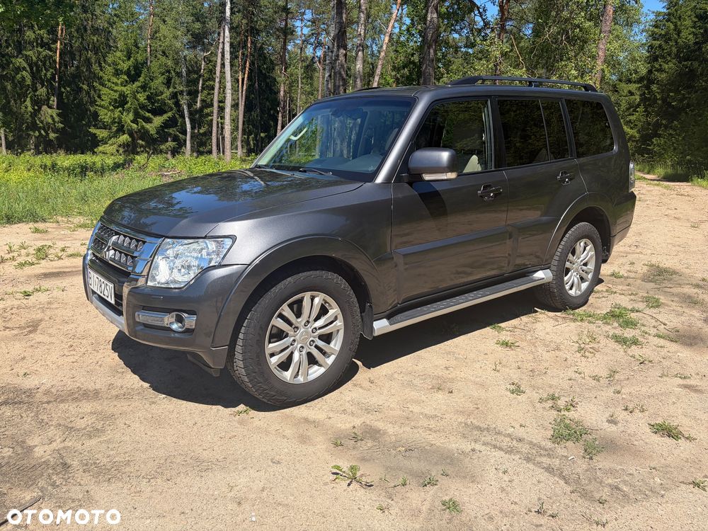 Mitsubishi Pajero - 1