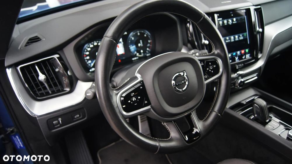 Volvo XC 60 D4 AWD R-Design - 17