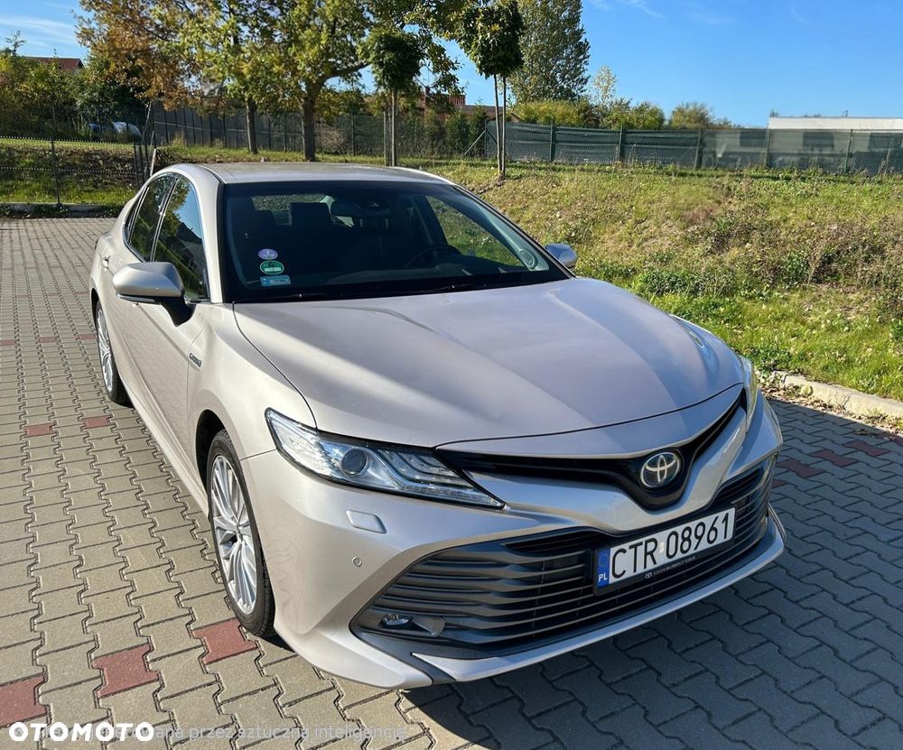 Toyota Camry - 1