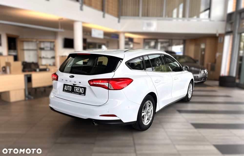Ford Focus 1.5 EcoBoost Titanium ASS - 4