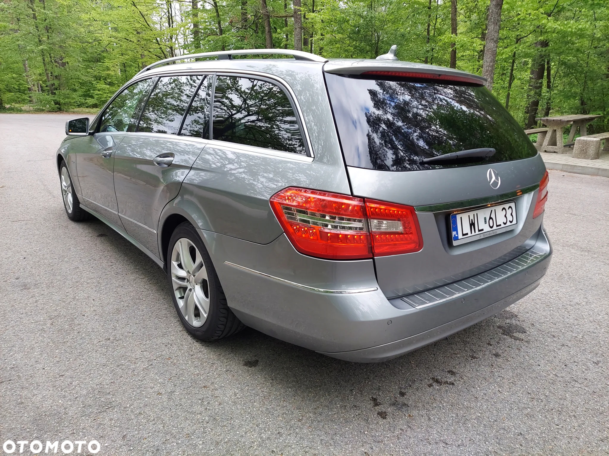 Mercedes-Benz Klasa E 220 T CDI DPF BlueEFFICIENCY Automatik Avantgarde - 3