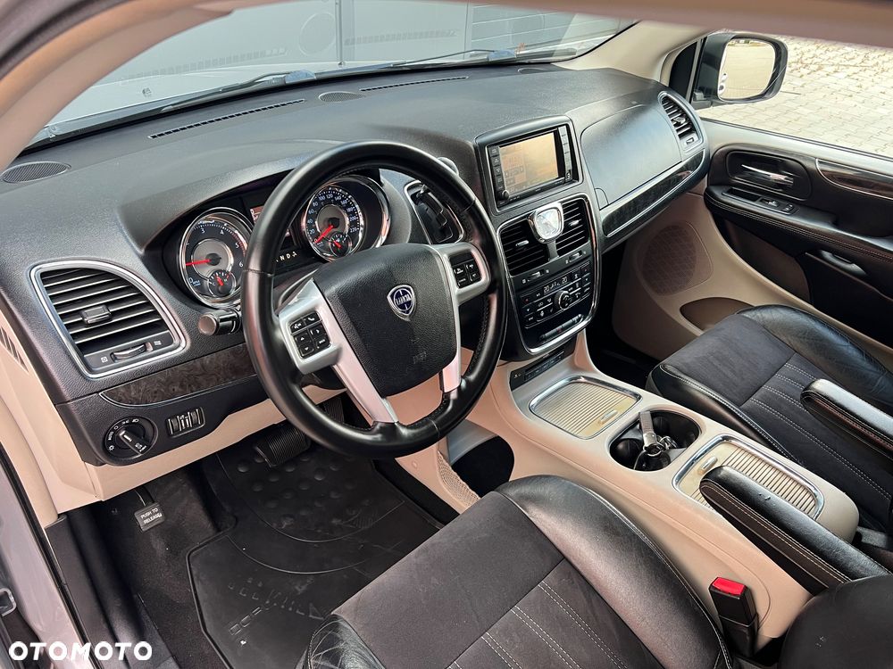 Lancia Voyager 2.8 Multijet 16v Platinum - 7