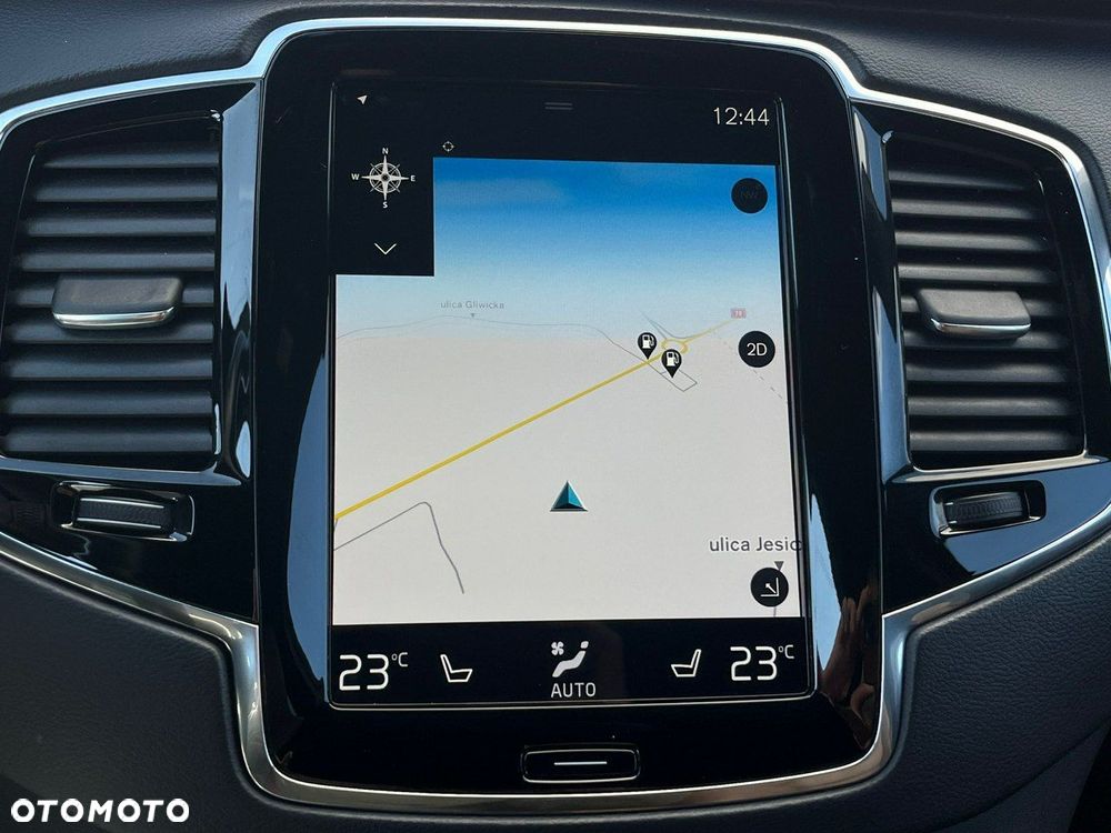 Volvo XC 90 - 26