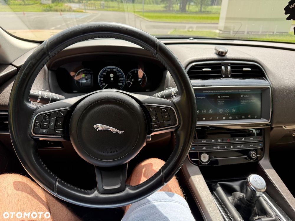 Jaguar F-Pace 2.0 i4D RWD R-Sport - 11