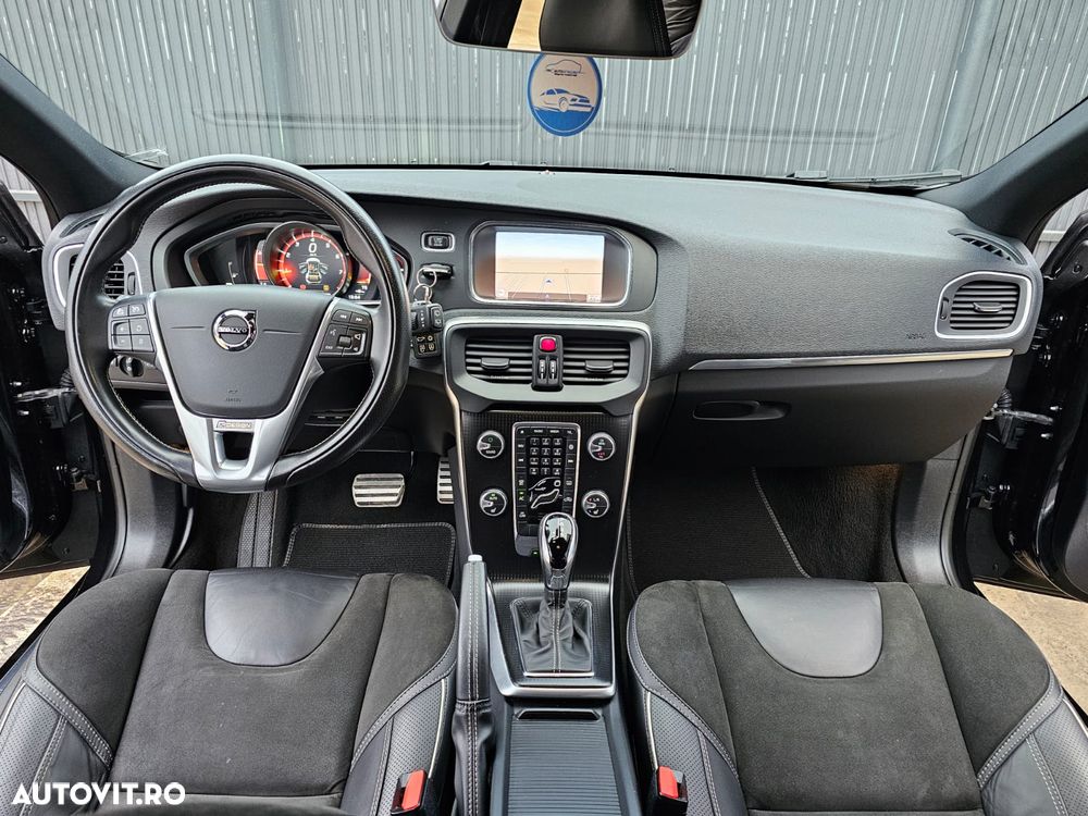 VOLVO V40 2019 — imagine 3