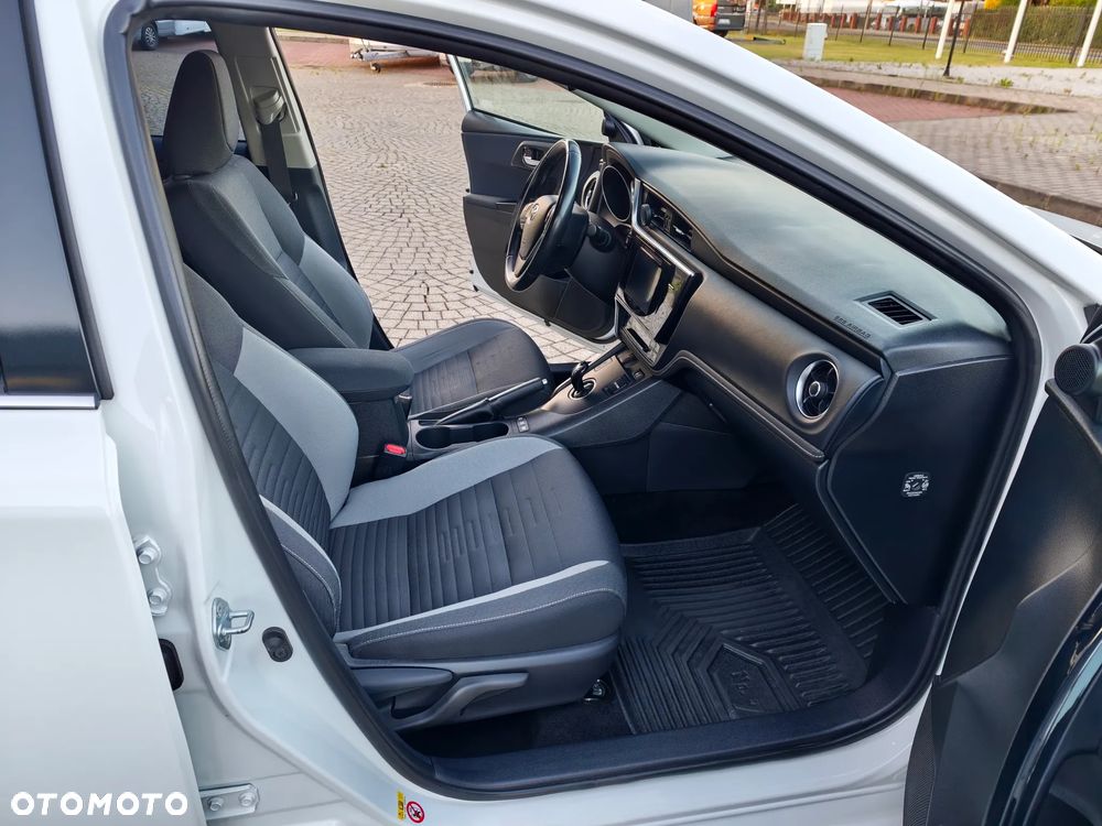 Toyota Auris Hybrid 135 Active - 9