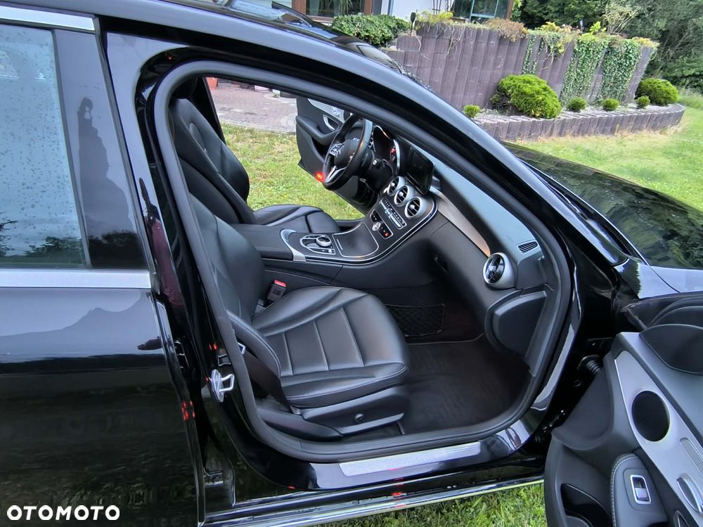 Mercedes-Benz Klasa C 300 4Matic 9G-TRONIC Avantgarde - 19