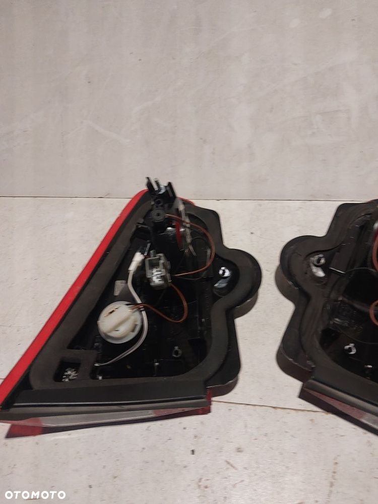 Ford mondeo mk4 lift kombi prawa lewa tylna lampa w klape bagażnika - 7