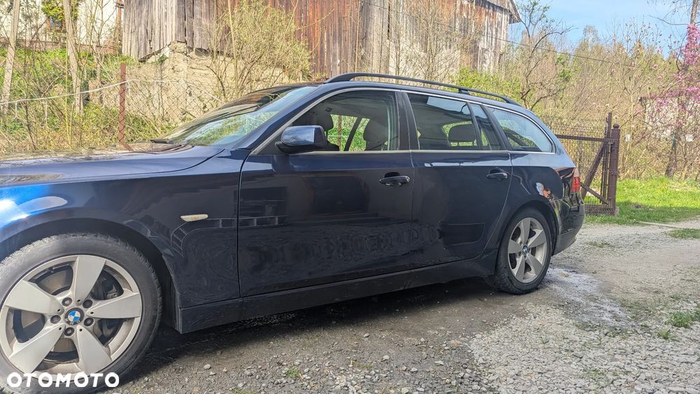 BMW Seria 5 525xi - 4