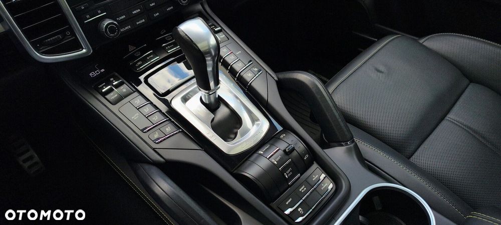 Porsche Cayenne - 38