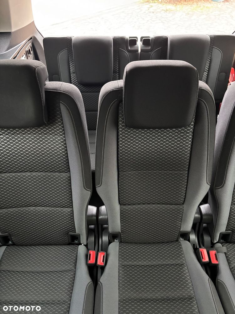 Volkswagen Touran - 15