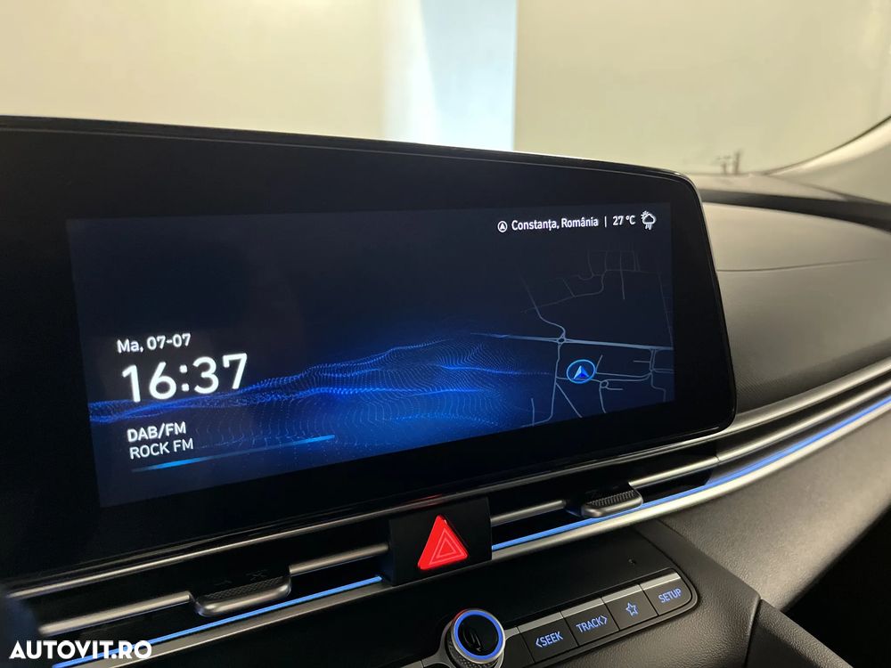 Hyundai Elantra - 28