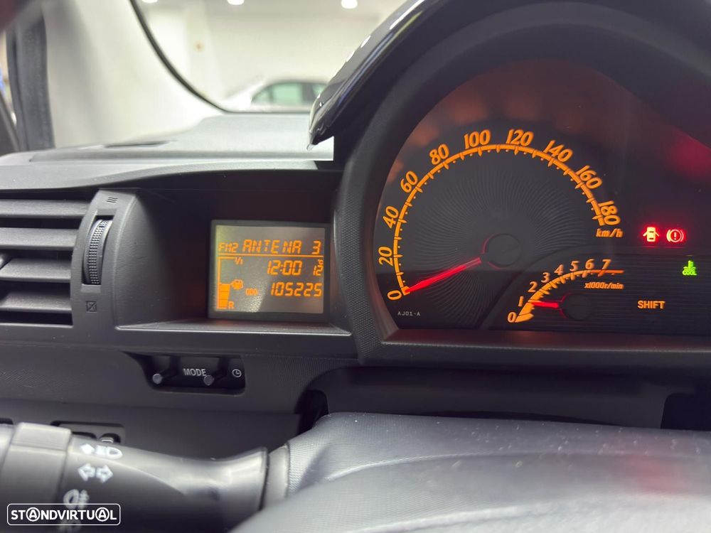 Toyota iQ 1.0 VVT-i Essential+AC - 11