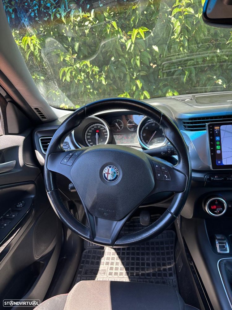 Alfa Romeo Giulietta 1.6 JTDM Progression — fotografia 8