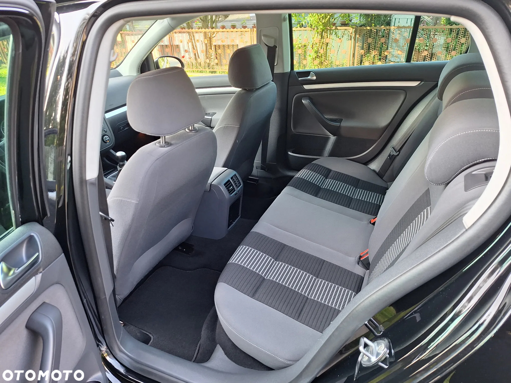Volkswagen Golf - 10
