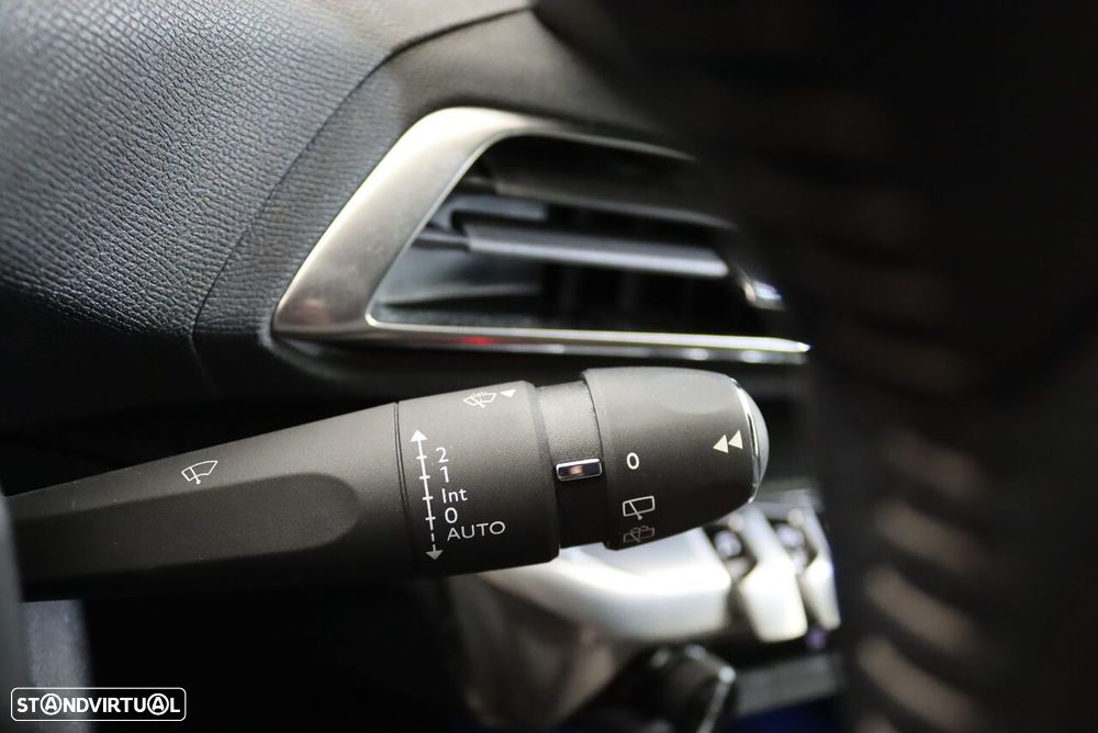 Peugeot 3008 1.2 PureTech Allure - 17