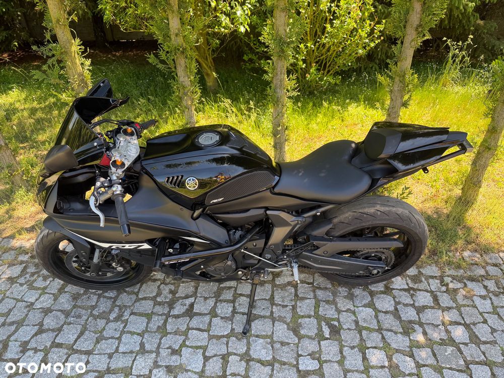 Yamaha R7 - 27