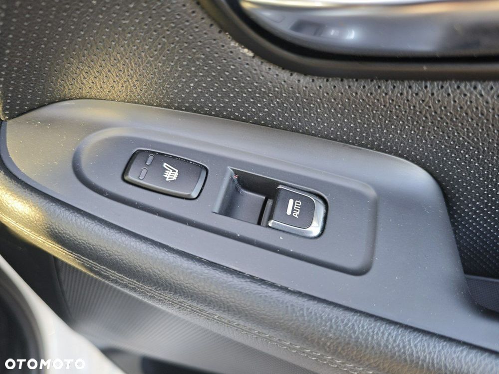 Kia Carens 1.6 GDI XL 7os - 27