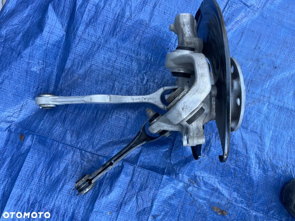 MERCEDES W206 zwrotnica wahacz tył prawa lewa - 8