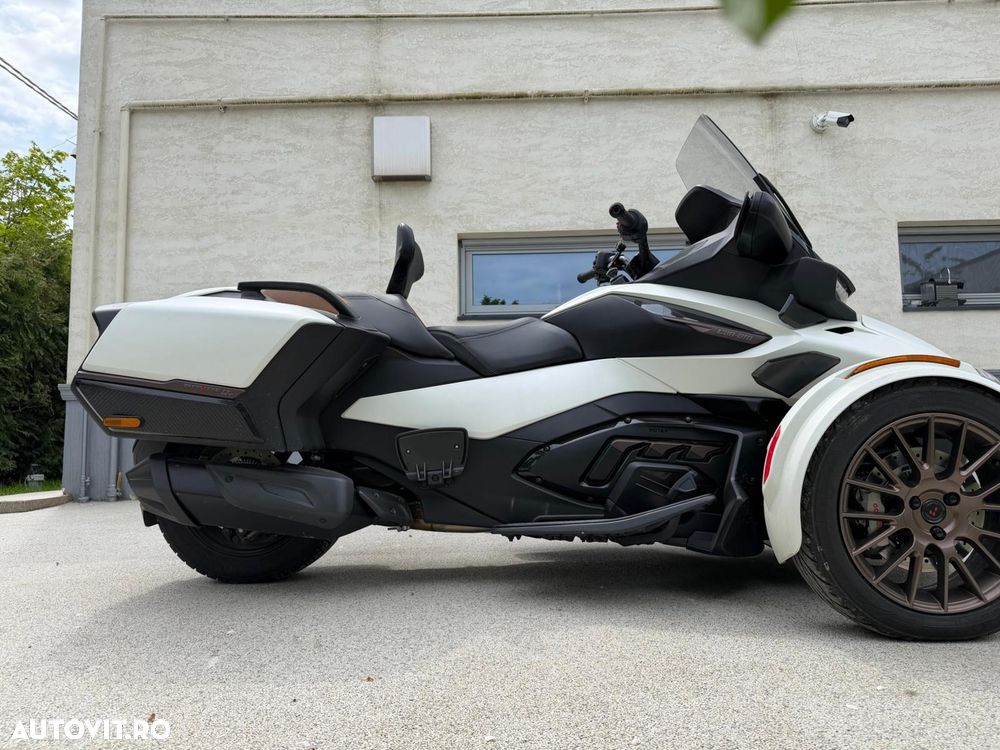 Can-Am Spyder - 5