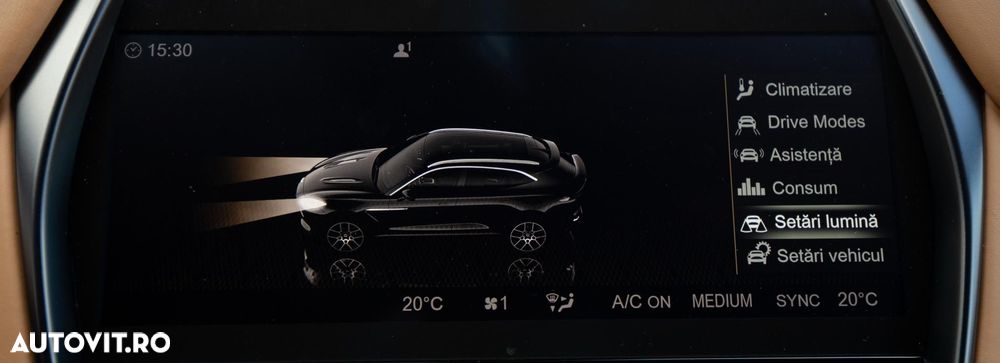 Aston Martin DBX - 34