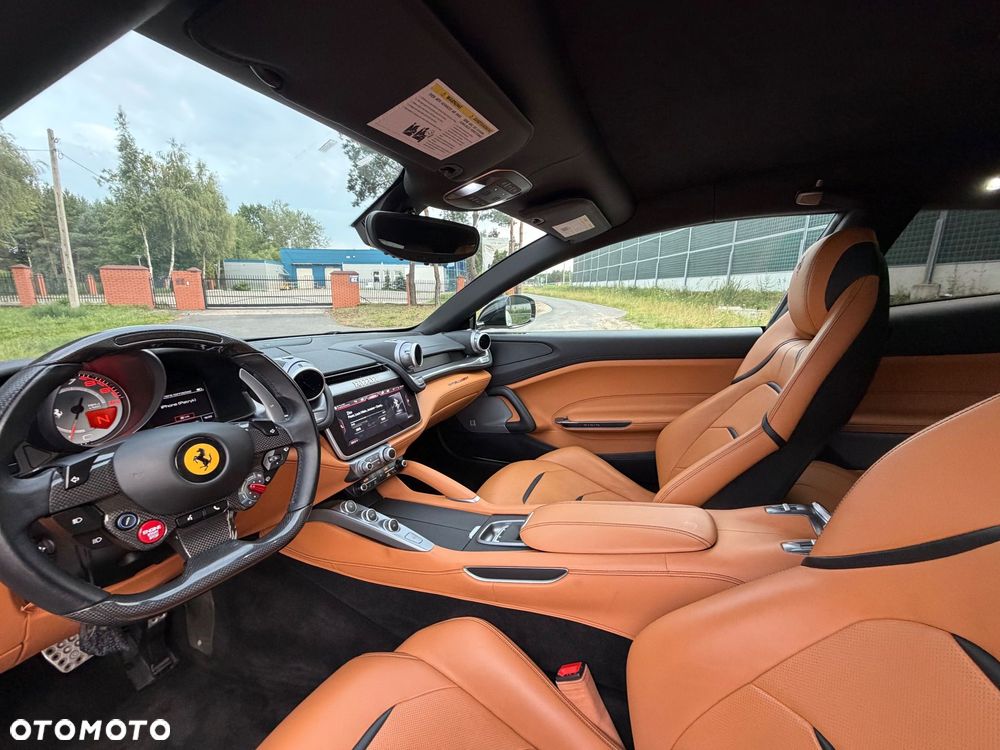 Ferrari GTC4Lusso - 22
