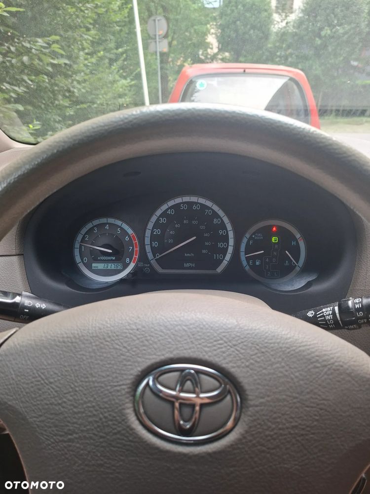 Toyota Sienna - 7