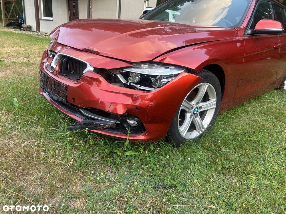 BMW Seria 3 318i - 4
