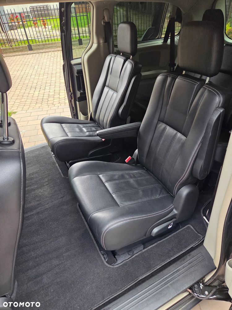 Lancia Voyager 3.6 Gold - 8