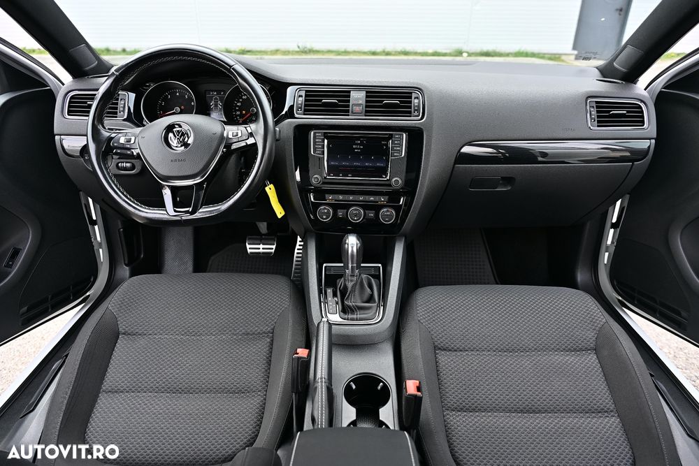 Volkswagen Jetta - 28