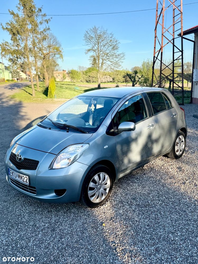 Toyota Yaris 1.3 - 4