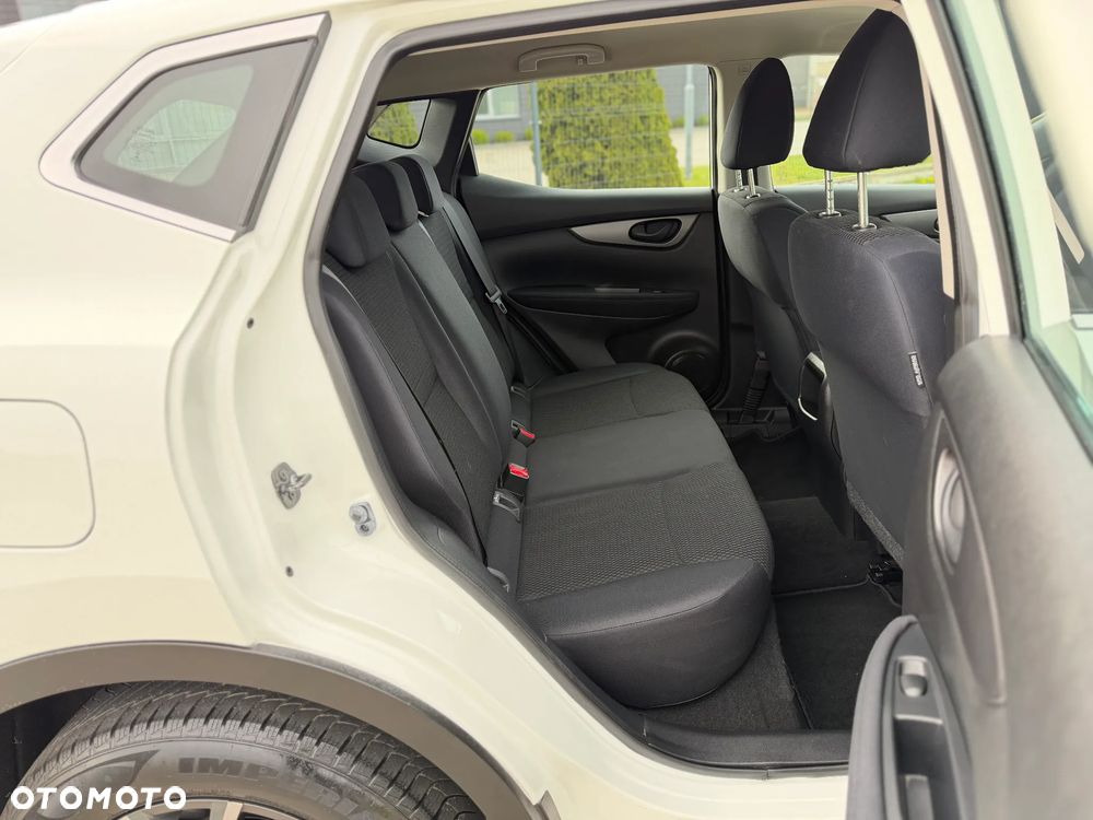 Nissan Qashqai 1.2 DIG-T Visia EU6 - 25