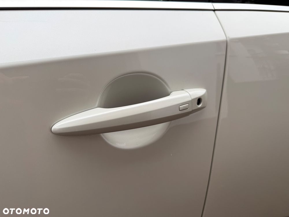 Nissan Qashqai 1.3 DIG-T N-Connecta DCT - 23