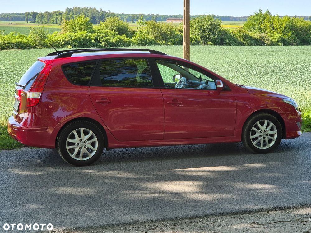 Hyundai i30 i30cw 1.6 Edition Plus - 8