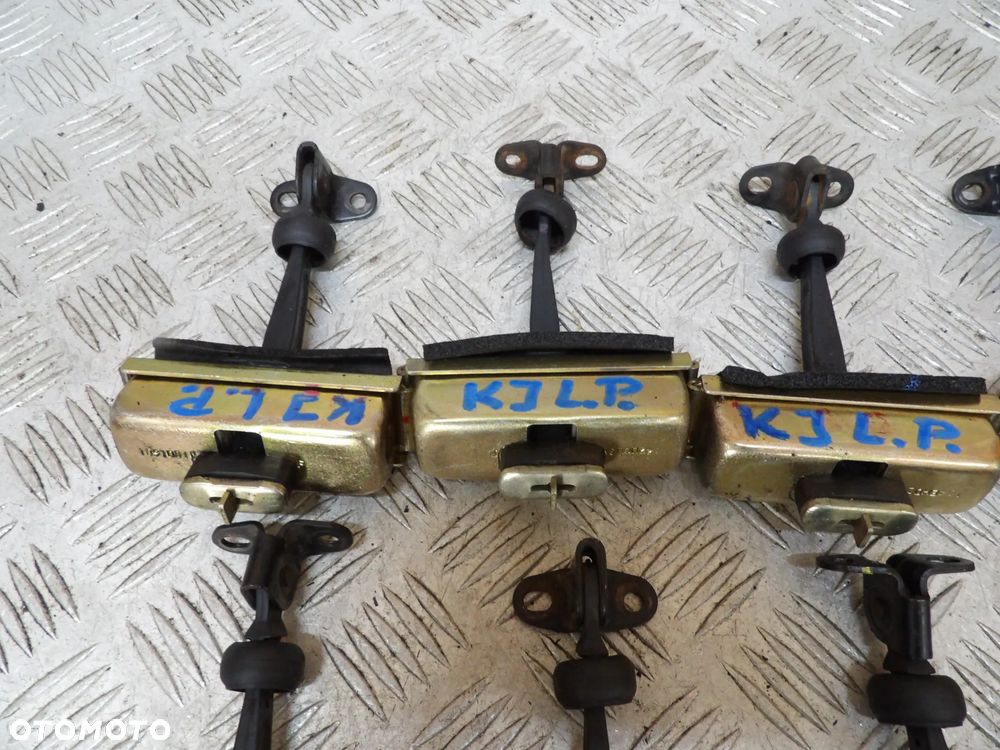 JEEP CHEROKEE KJ OGRANICZNIK DRZWI LEWY PRZÓD - 5