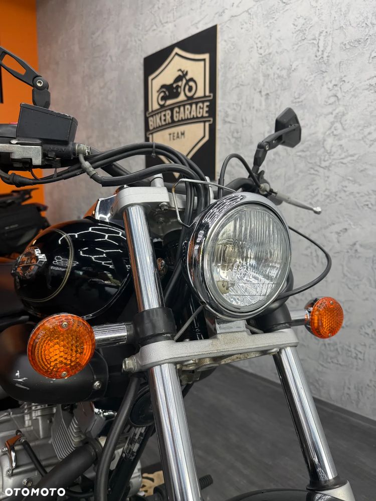 Suzuki Intruder - 9