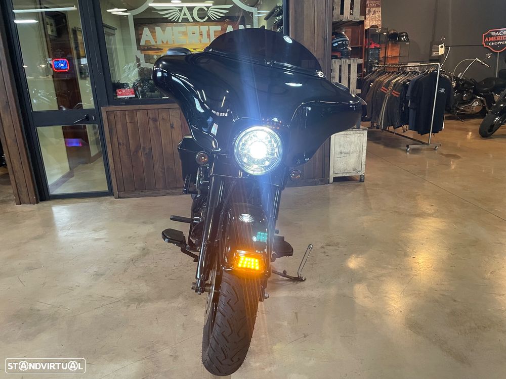 Harley-Davidson FLHT Electra Glide - 2